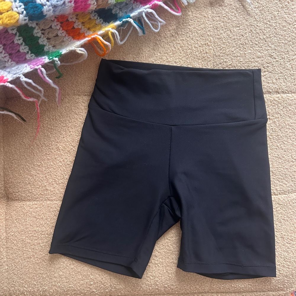 SKATIE BIKE SHORT (S) BLACK